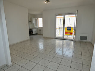  Appartement à louer 3 pièces 63 m²