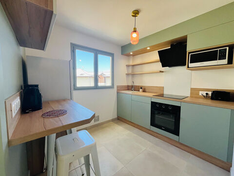   EXCEPTIONNEL -  SUPERBE T2 MEUBLE - CENTRE VILLE ST GILLES LES BAINS Appartement - 2 pi�ce(s) - 47 m�