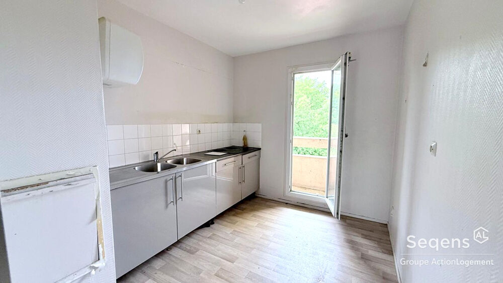 Appartement Noisiel 4 pièces avec grand Balcon et veranda