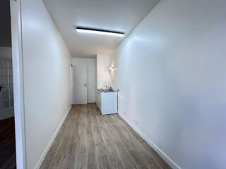  Appartement à louer 4 pièces 79 m²