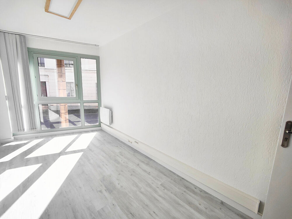   Local professionnel, activité de bureau 64.50m² 