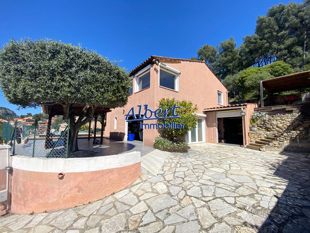 Villa spacieuse à vendre à Ollioules - Calme et confort garantis !