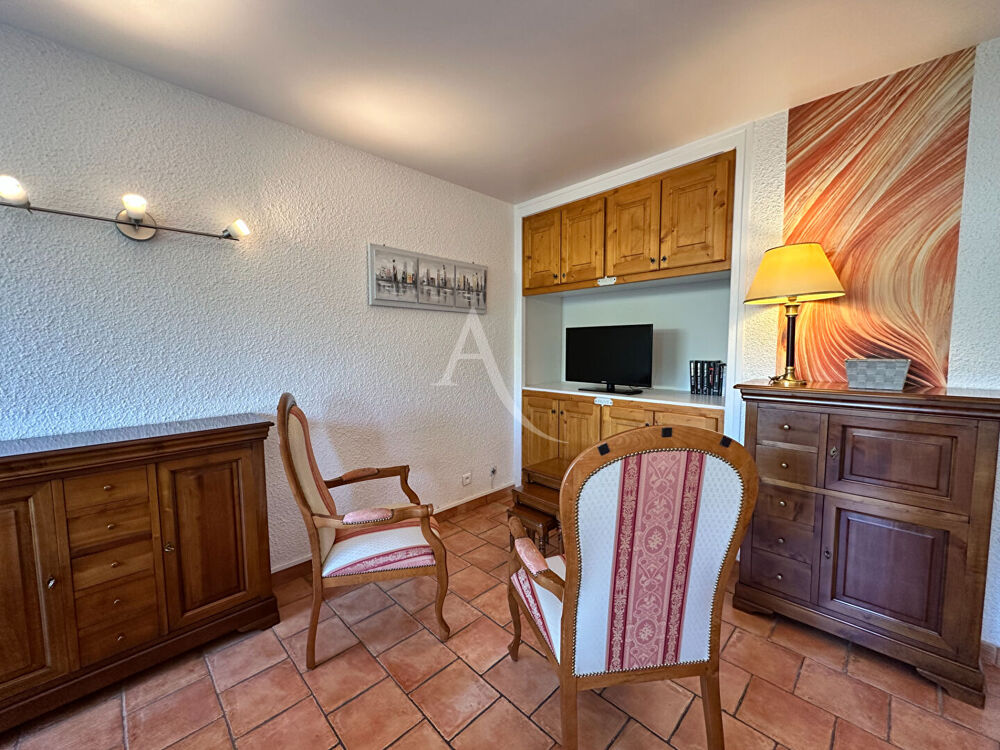 APPARTEMENT TYPE2 DE 50.25 m2 VUE CHATEAU BALCON GARAGE ET CAVE GREOUX LES BAINS