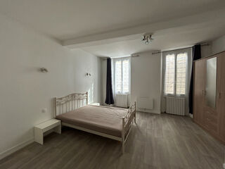  Appartement à louer 2 pièces 75 m²