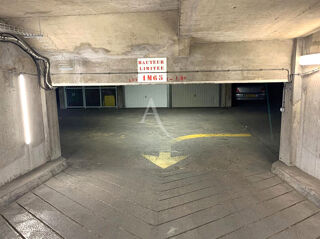  Parking / Garage  vendre 12 m