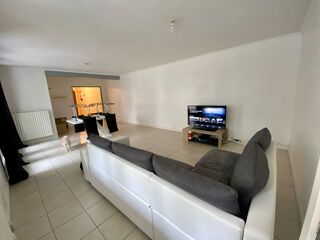  Appartement à louer 4 pièces 105 m²