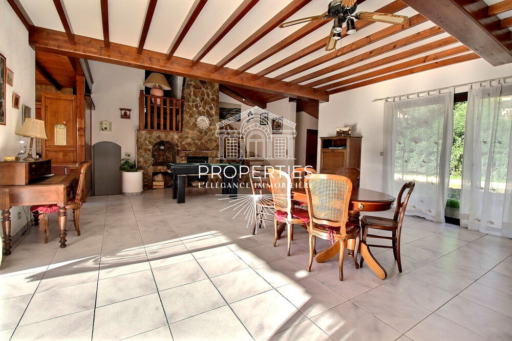 Vente Maison LE LAVANDOU - HAUTEURS DE CAVALIERE  - PROPRIETE 212M² - VUE MER ET COLLINES - PISCINE - GARAGE DOUBLE Le lavandou