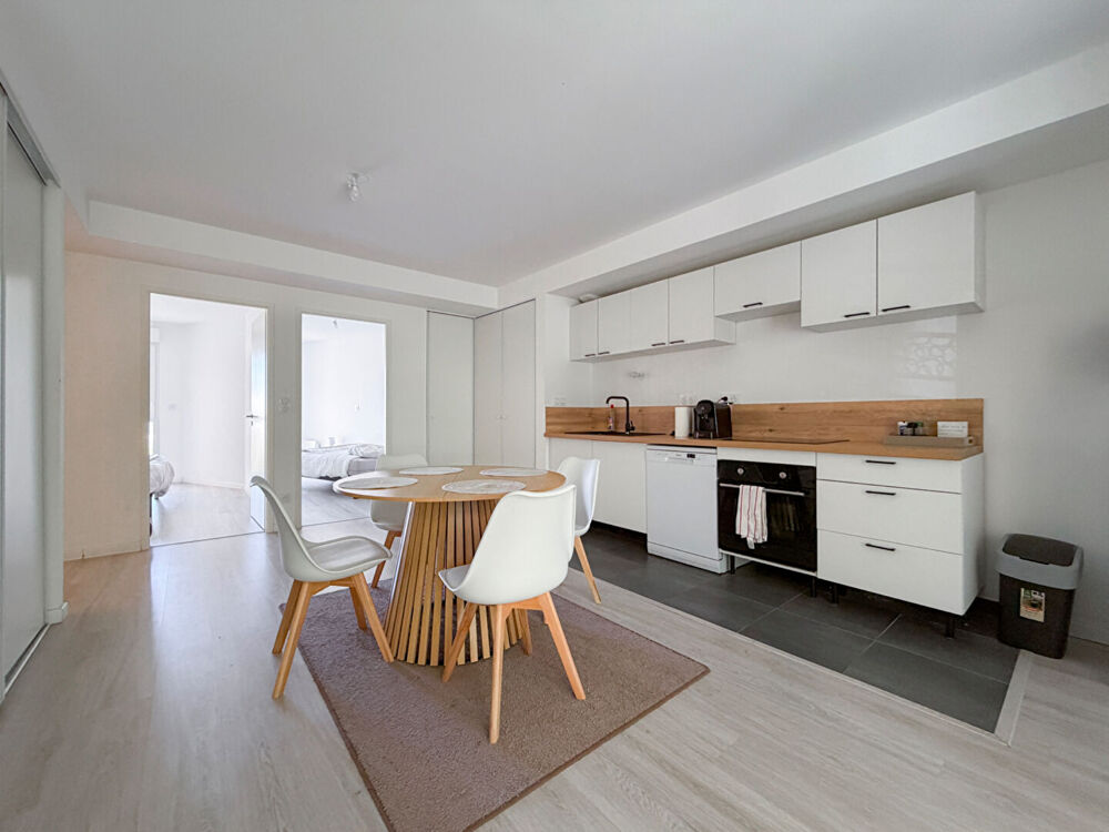 A vendre - Appartement T3 de 65 m² vendu meublé, avec balcon et parking, dans résidence récente (2021) avec ascenseur "Angers Ga