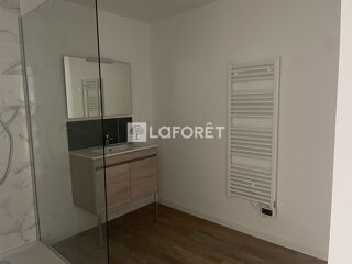  Appartement à louer 3 pièces 72 m²
