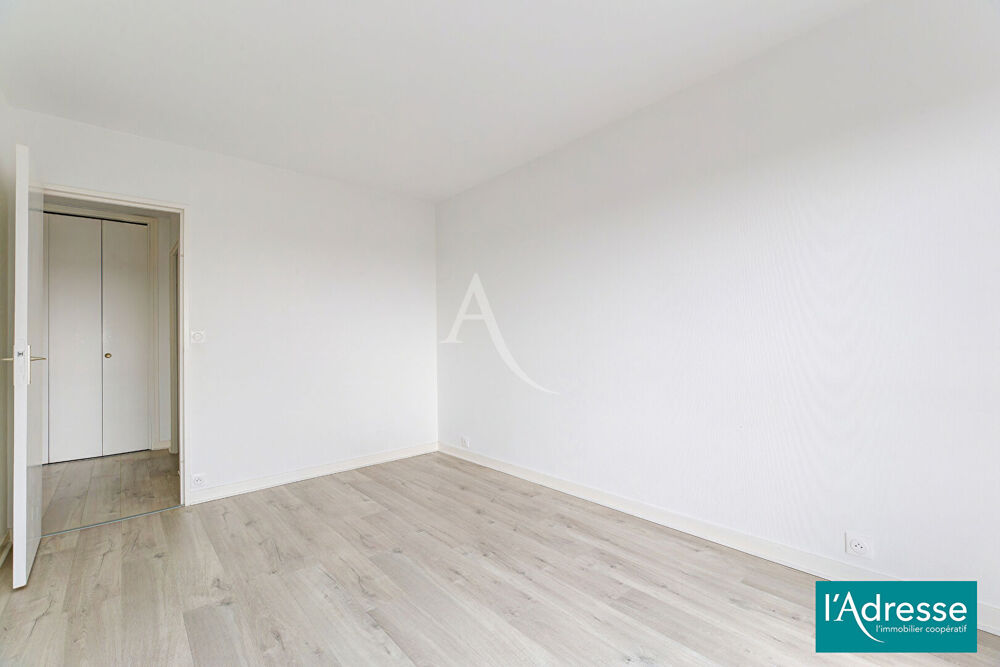 Vente Appartement Exclusivité. Appartement T4 de 90 m² situé au 7e étage d'une résidence de standing. Reims