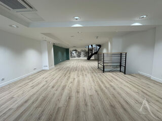  Immeuble  vendre 15 + pices  Mantes la jolie