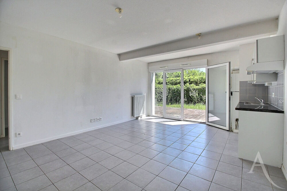 À VENDRE - Appartement T3 avec terrasse et 2 parking