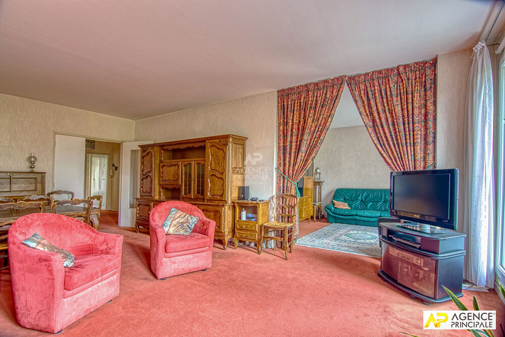 Vente Appartement Versailles Avenue de Paris appartement 5 pièces 125.17 m² carrez situé au 4ème étage avec ascenseur, cave, parking + box en opti Versailles