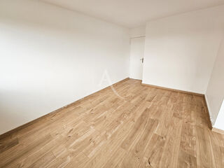  Appartement à louer 4 pièces 92 m²