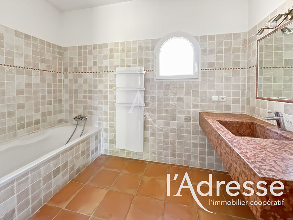 à vendre  Maison La Cadière-d'Azur (83740)