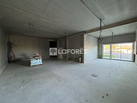 Local commercial de 81m&sup2; &agrave; am&eacute;nager 190000 12160 Baraqueville