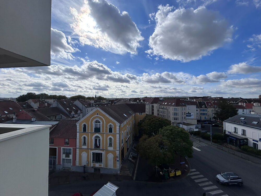 Location Appartement Studio au 5ème étage : votre nouveau nid urbain vous attend ! Meaux