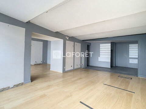 Local commercial Joinville 3 pièce(s) 74 m2 550 52300 Joinville