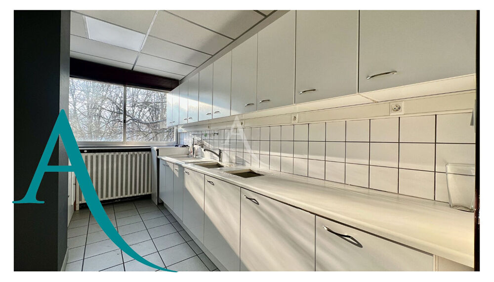   BUREAUX - 145 m2 Ascenseur Epinal
