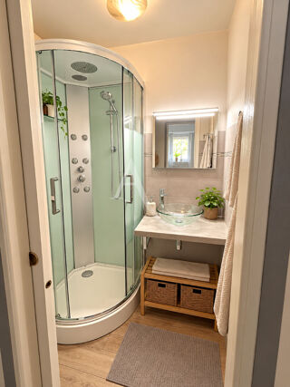 Vente Appartement OFF MARKET - 4 pièces de 96 m²  , beaux volumes, potentiel à révéler Le cannet