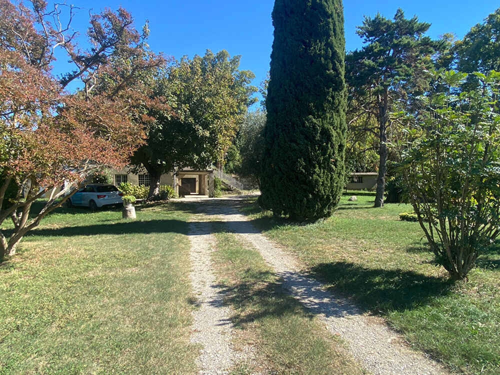 Maison à loriol de 160 m2 sur 5000m2 de terrain, ancienne ferme, deux logements, nombreuses dependances