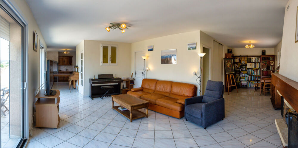 Maison familiale de 182 m² avec piscine et espaces indépendants à Roquefort-sur-Garonne