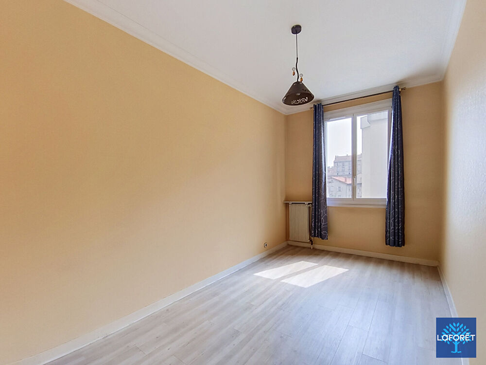 Appartement F4 de 118 m² - Garage fermé, cave et ascenseur - Place Michelet