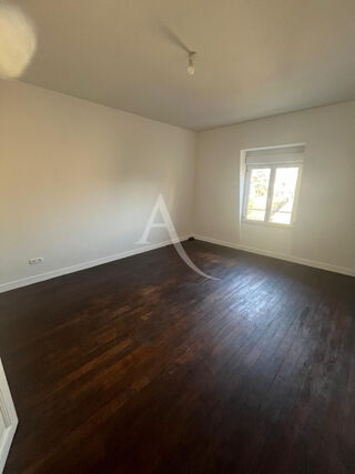  Appartement à louer 1 pièce 30 m²