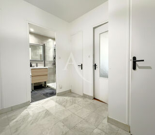 Vente Appartement Appartement  2 pièces proche Part-Dieu en rez de chaussée sur cour Lyon 3