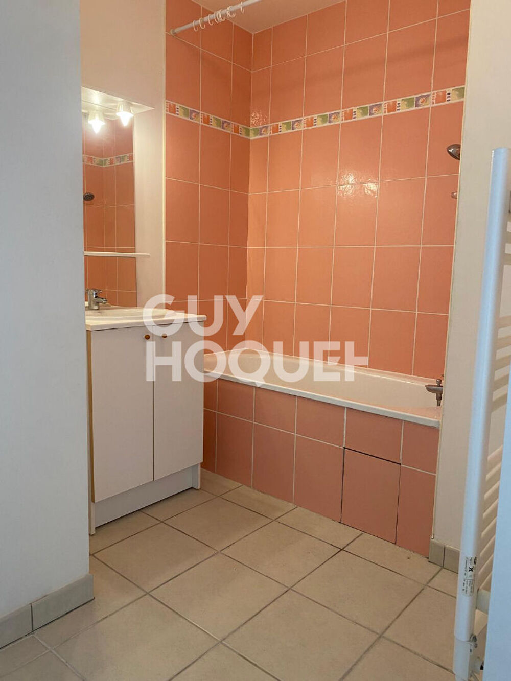 Apartment in Chartres, Eure-et-Loir - Plus