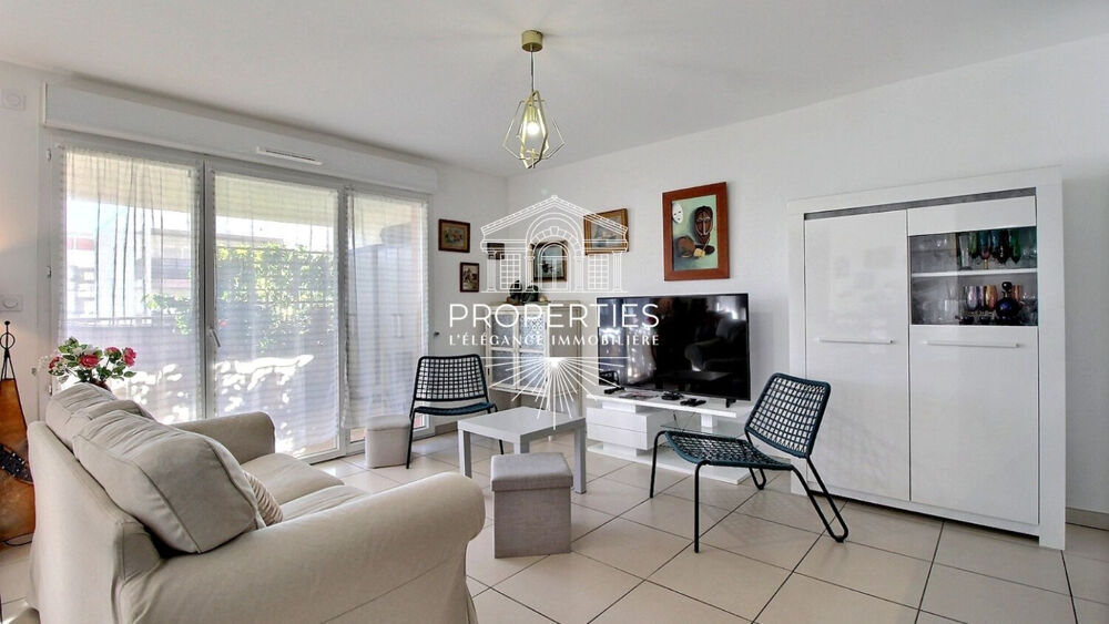 Vente Appartement LE LAVANDOU - T4 DE 2016 - 79 M² - ASCENSEUR - TERRASSE 20M² -  PISCINE - PARKING Le lavandou