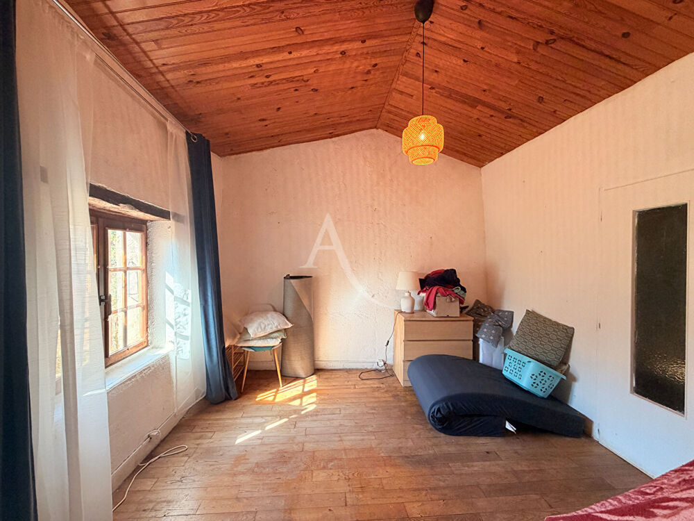 Maison en pierres avec grange