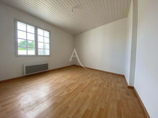  Maison à louer 4 pièces 121 m²