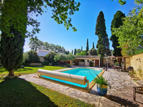   Maison 8 pi�ces de 214 m� sur 1556 m� de terrain avec studio, piscine et garage Maison - 8 pi�ce(s) - 214 m�