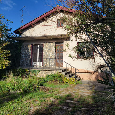   Maison familiale de 160 m� � fort potentiel, 7 chambres possibles, terrain arbor� de 1000 m� au coeur de Pompertuzat Maison - 8 pi�ce(s) - 160 m�