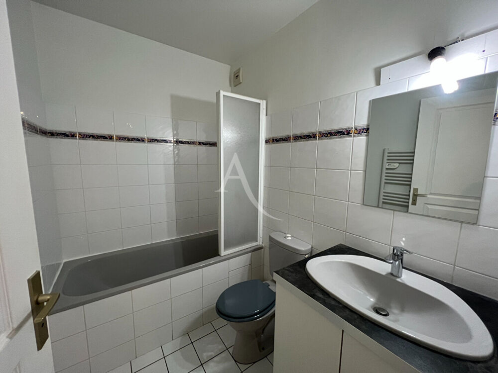 Location Appartement Appartement Ozoir La Ferrière 1 pièce de 27.25 m² avec Terrasse, cave et parking Ozoir la ferriere