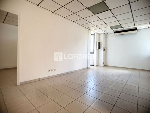 Local d'activit&eacute; Le Lamentin 70 m&sup2; 1400 97232 Le lamentin