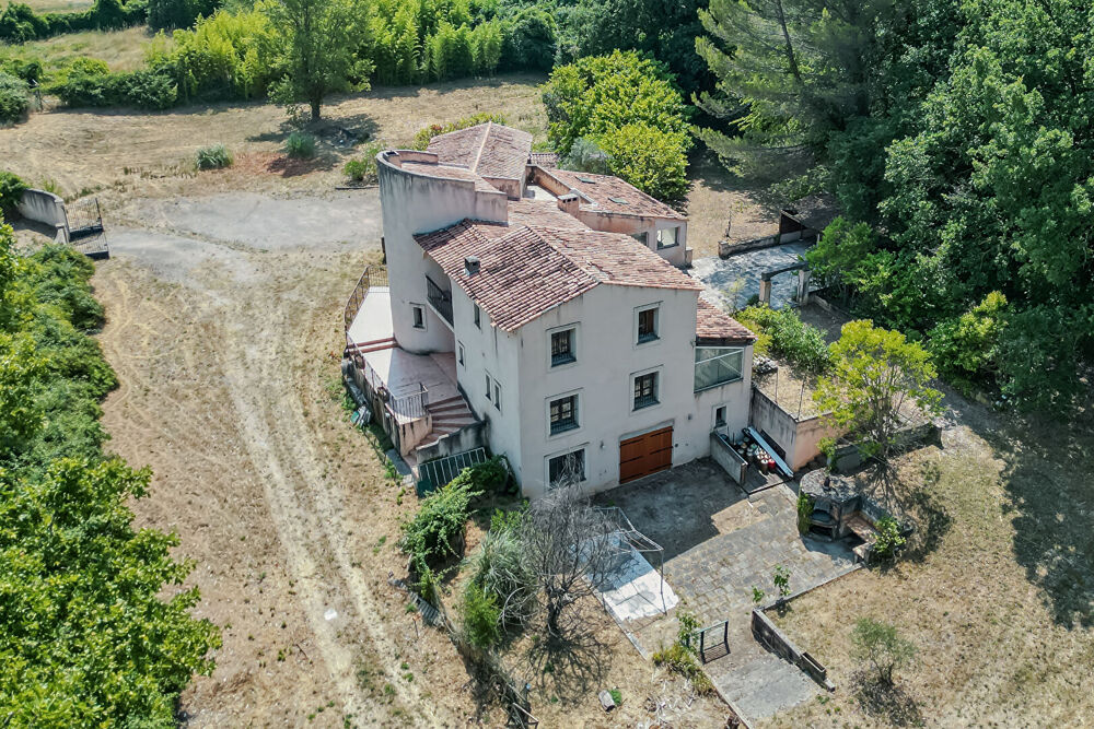 Vente Maison Propriété de 523 m² à rénover, terrain plat  5900m² à 15min d'Aix en Provence Meyrargues