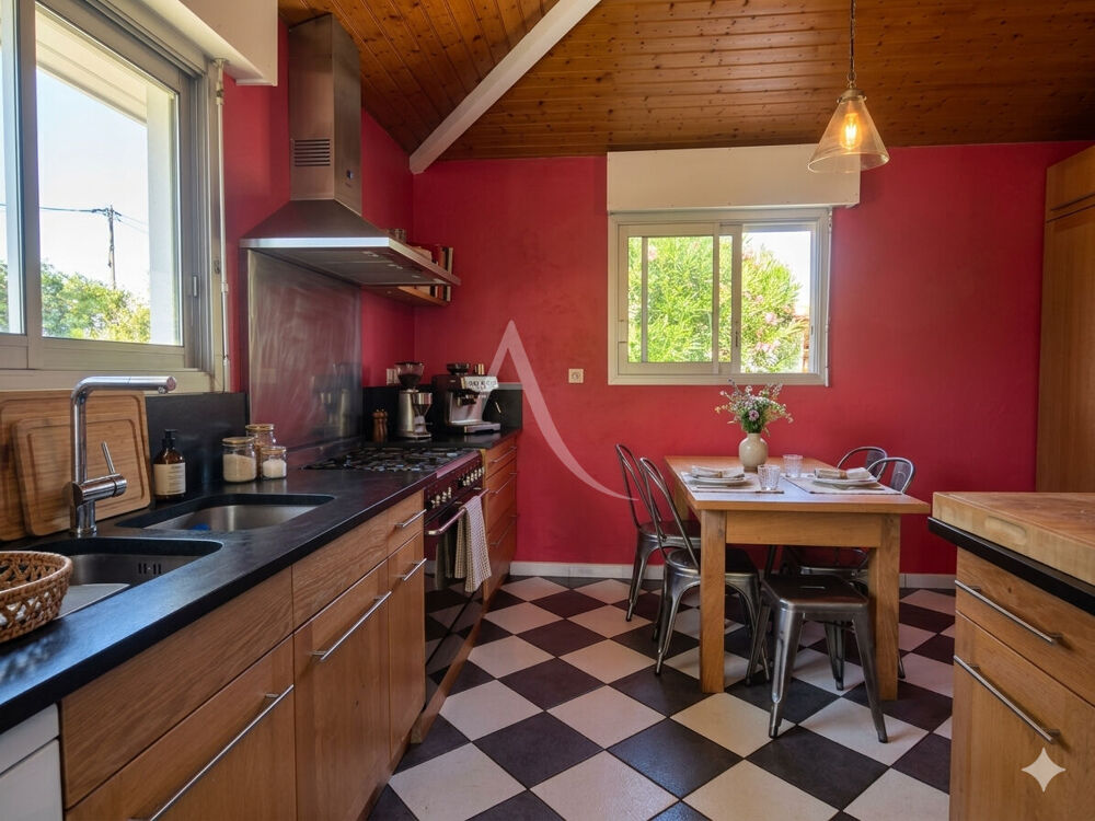 LEOGNAN - Maison familiale 180 m² - sur 900 m² de terrain avec piscine