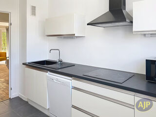  Appartement à louer 3 pièces 77 m²