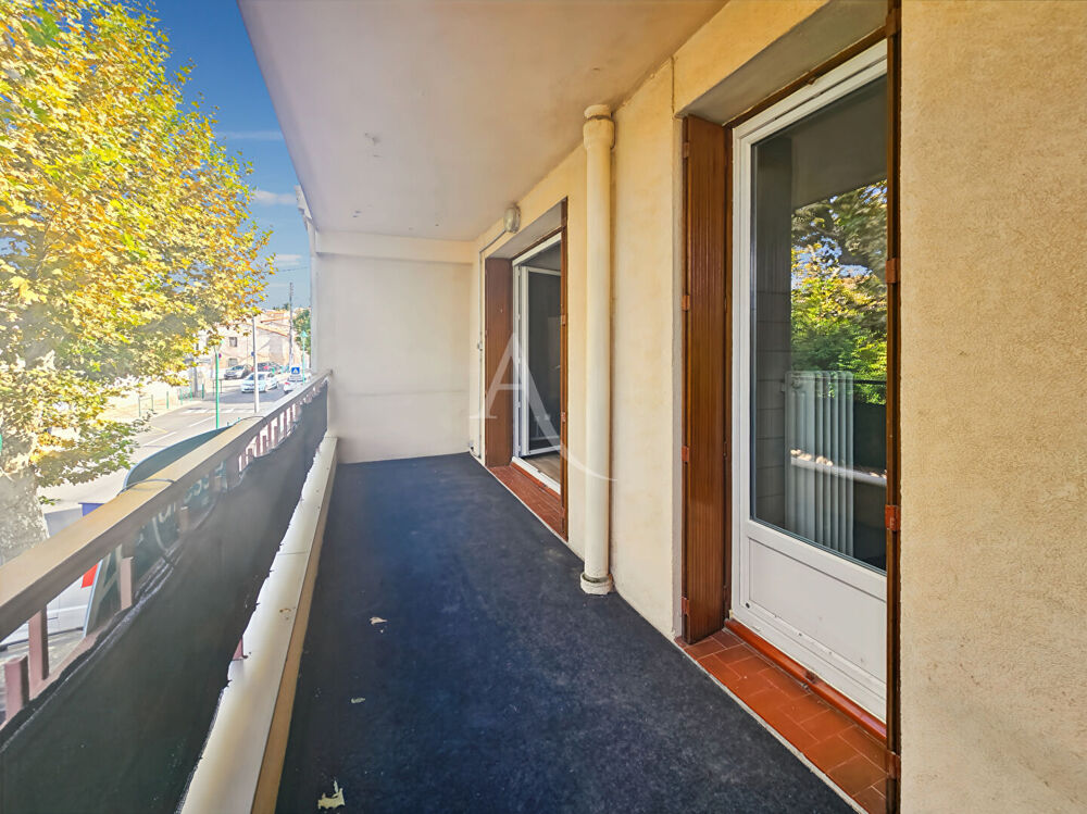 À vendre de 77 m² Allauch La Pounche (13190) Appartement T4 avec garage, cave et balcons