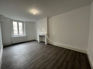  Appartement à louer 3 pièces 95 m²