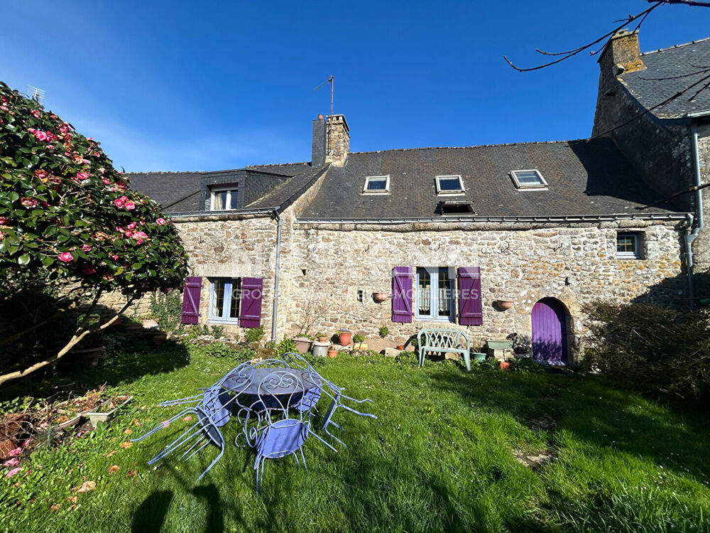 Maison en pierre du XVIe siècle -128 m² - Berric centre