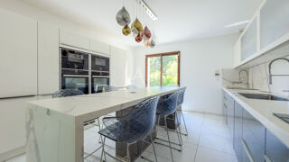 Maison à louer 7 pièces 181 m²