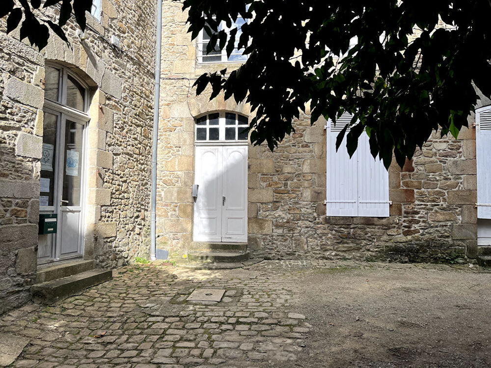 Vente Appartement Appartement  vendre  rnover rez-de-chausse Immeuble en pierre VANNES Centre Historique Vannes