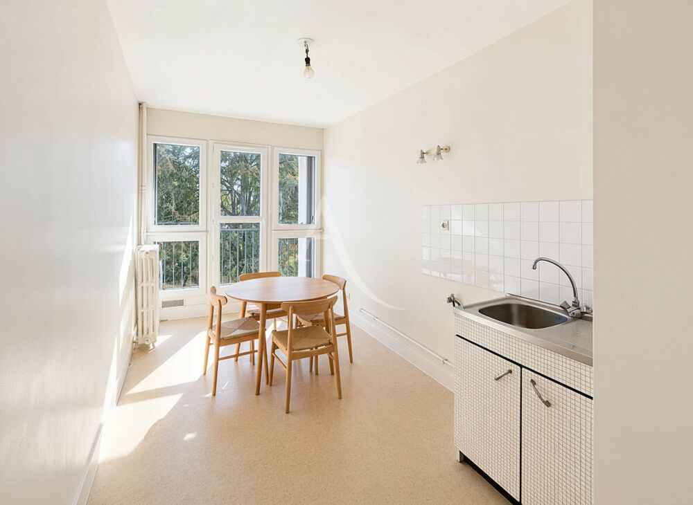 Vente Appartement Appartement Meaux F2 de 56 m2 - proche gare et centre ville - balcon - ascenseur - cave et parking. Meaux