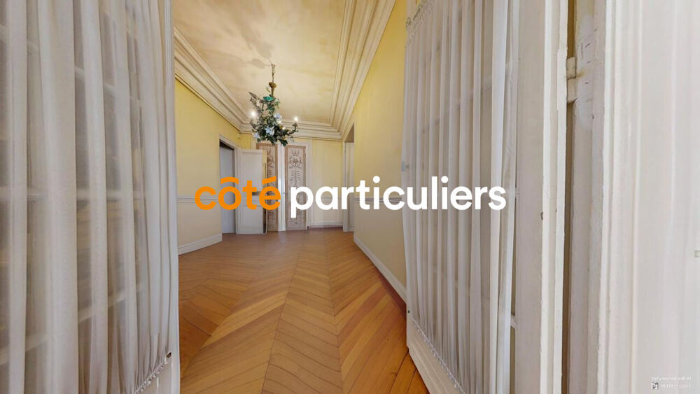   Paris 8