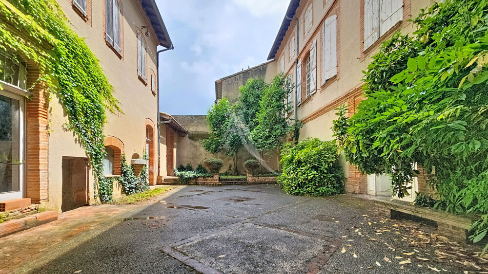 Castelsarrasin ensemble immobilier de caractère.