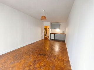 Vente Appartement STUDIO 30 M²  PARIS 18 Métro Jules Joffrin Paris 18