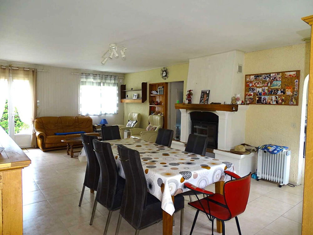 Vente Maison Maison Douzillac 6 pièce(s) 120 m2 Douzillac